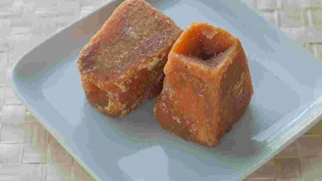 బెల్లం ఎక్కువగా తింటే ఈ సమస్యలు వస్తాయి..