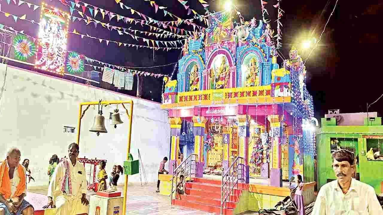 దేవరకు వేళాయే...