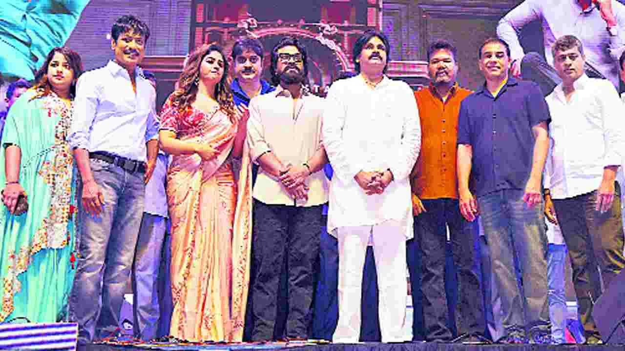 ‘బ్లాక్‌’ నిరోధానికే టికెట్ల ధరల పెంపు