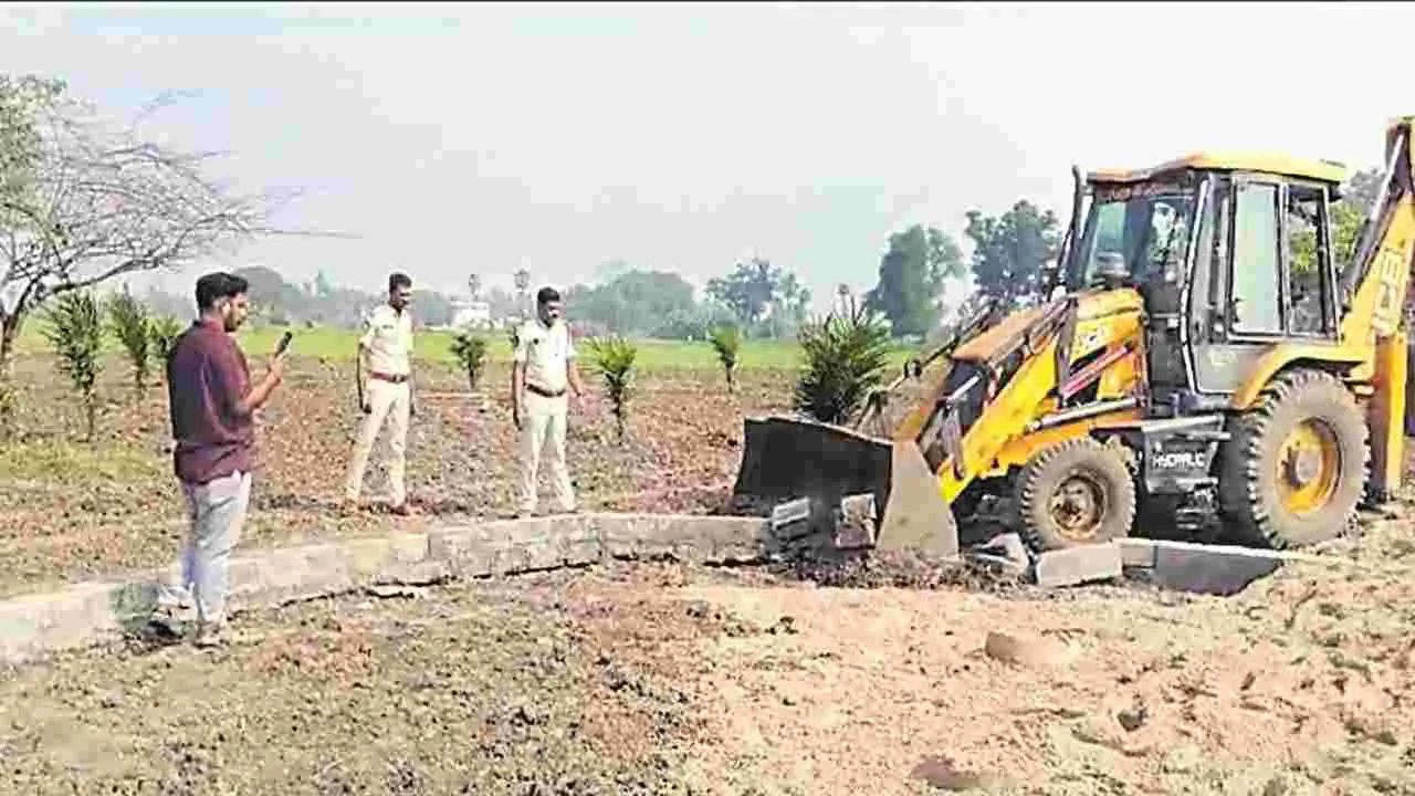తగ్గేదేలే!