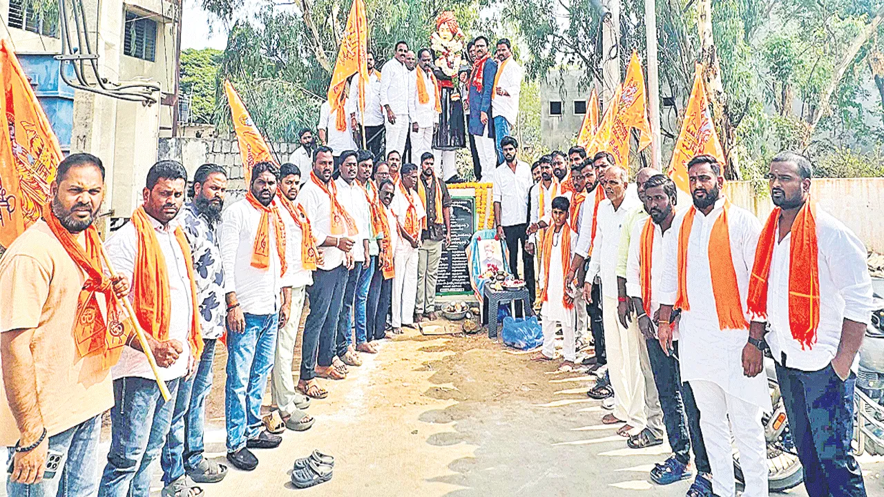 వివేకానందుడి జీవితం ఆదర్శనీయం