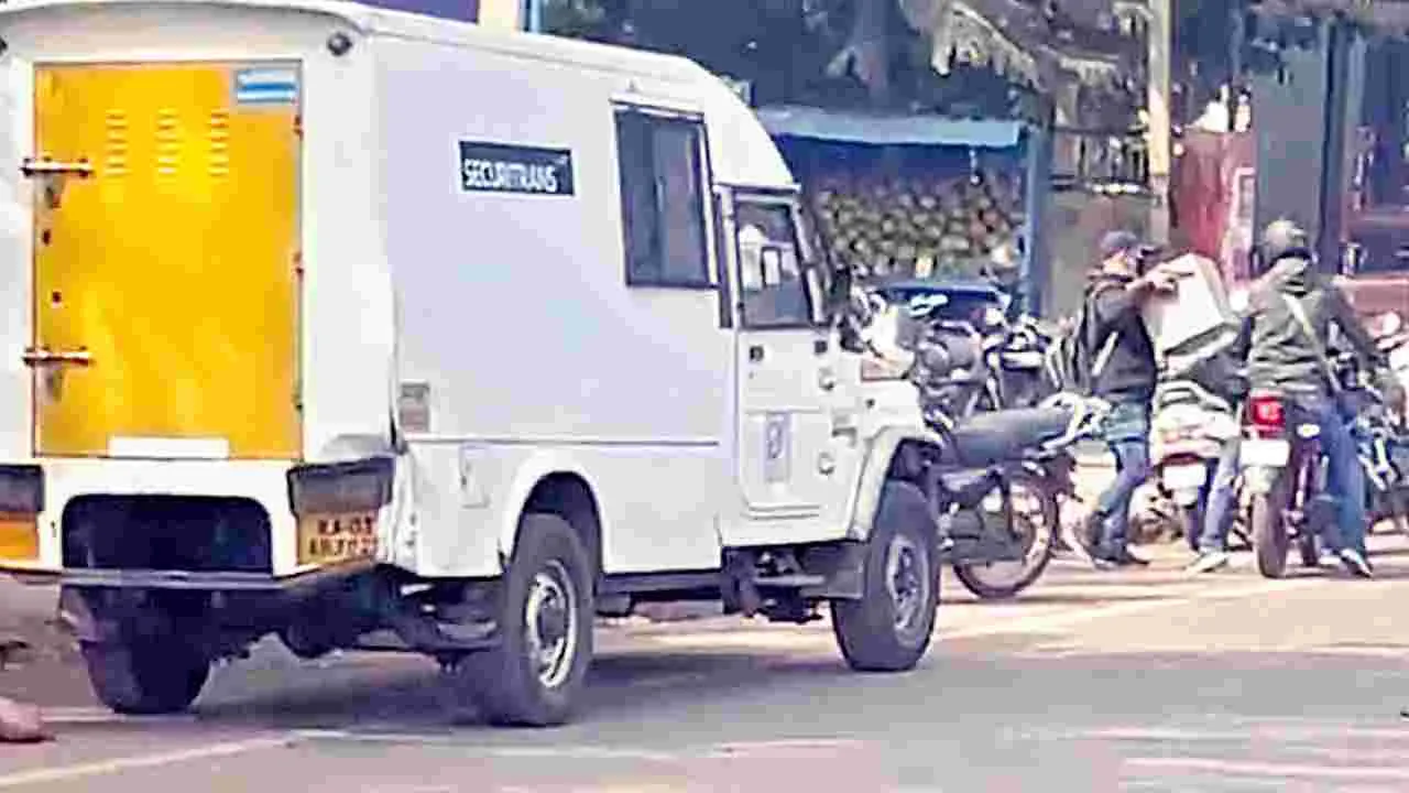 Hyderabad: దోపిడీ దొంగల బీభత్సం..