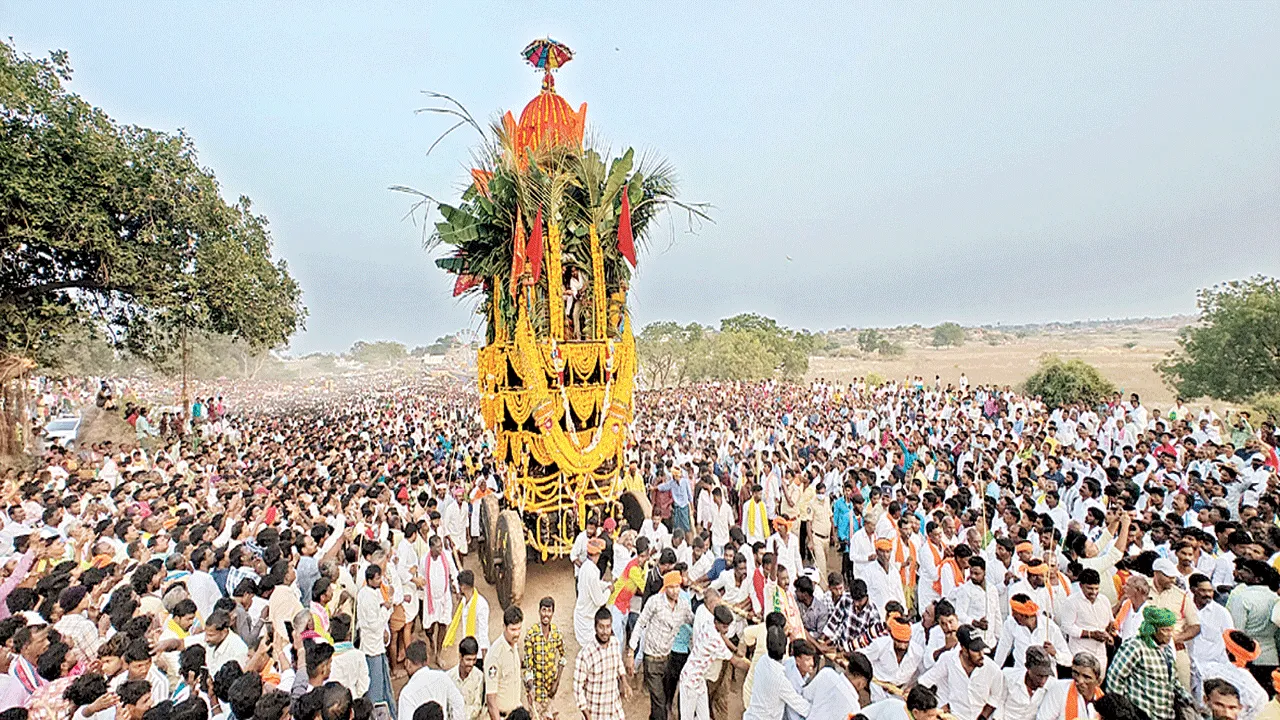 కమనీయం.. అంబా భవాని రథోత్సవం