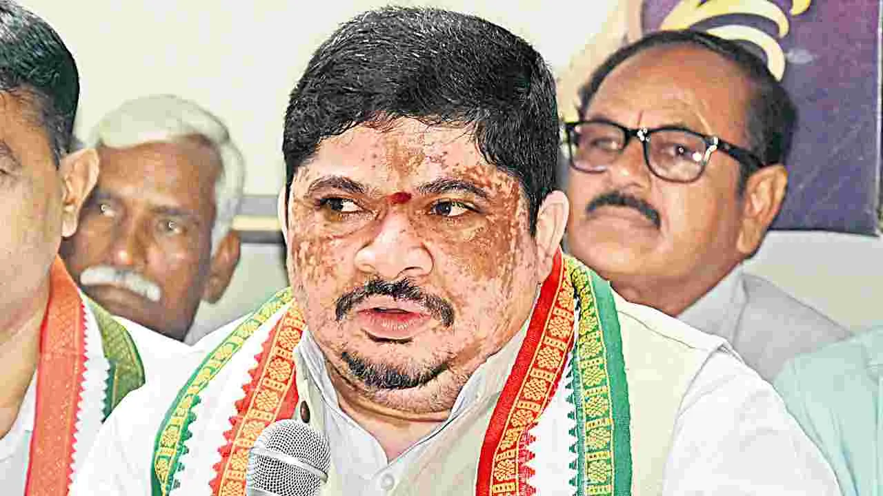 Ponnam: కొత్తగా మరిన్ని డిపోలు, బస్‌స్టేషన్లు!