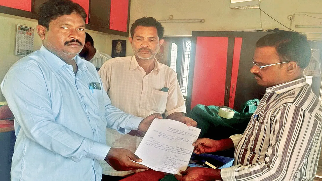 రైతులకు బకాయిలను చెల్లించాలి