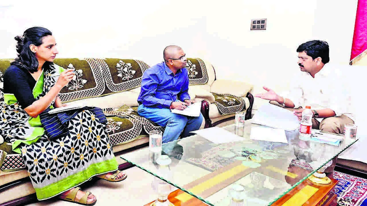పోర్టు పనులు వేగవంతం చేయాలి