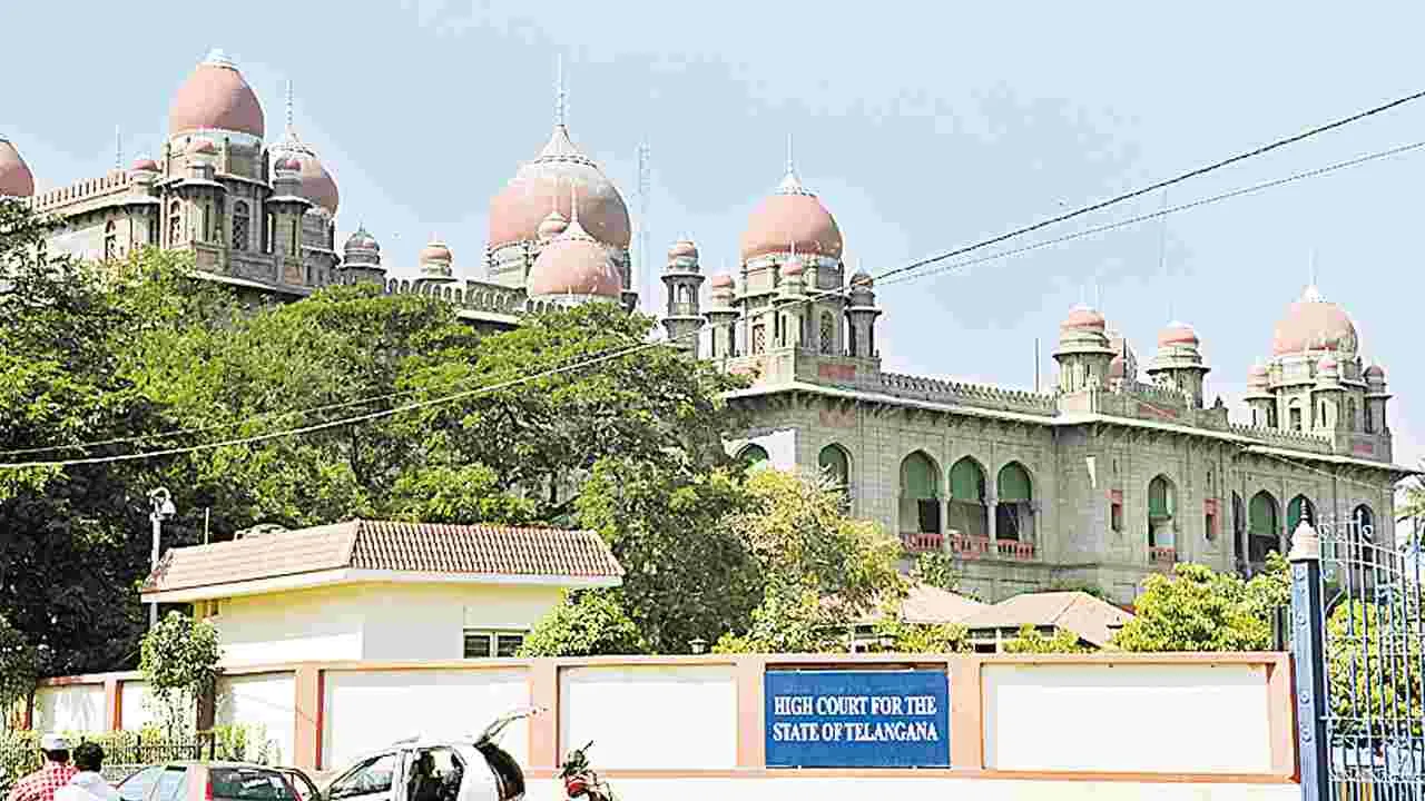 High Court: బెనిఫిట్‌ షోలు రద్దంటూ.. స్పెషల్‌ షోకు అనుమతులా?