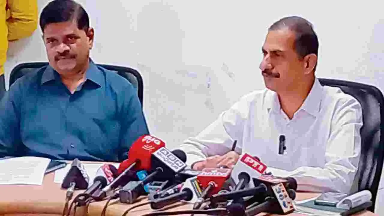 BV Kamalasan Reddy: 15,791 అరెస్టులు  50వేలకుపైగా కేసులు 