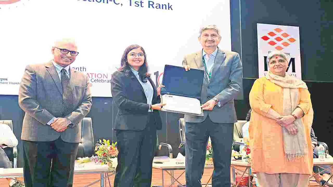 సాంకేతికతలో స్వావలంబన సాధించాలి