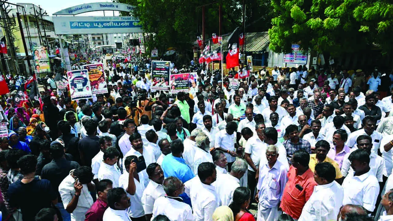 YCP Workers : జగన్‌కు కేడర్‌ ‘షాక్‌’