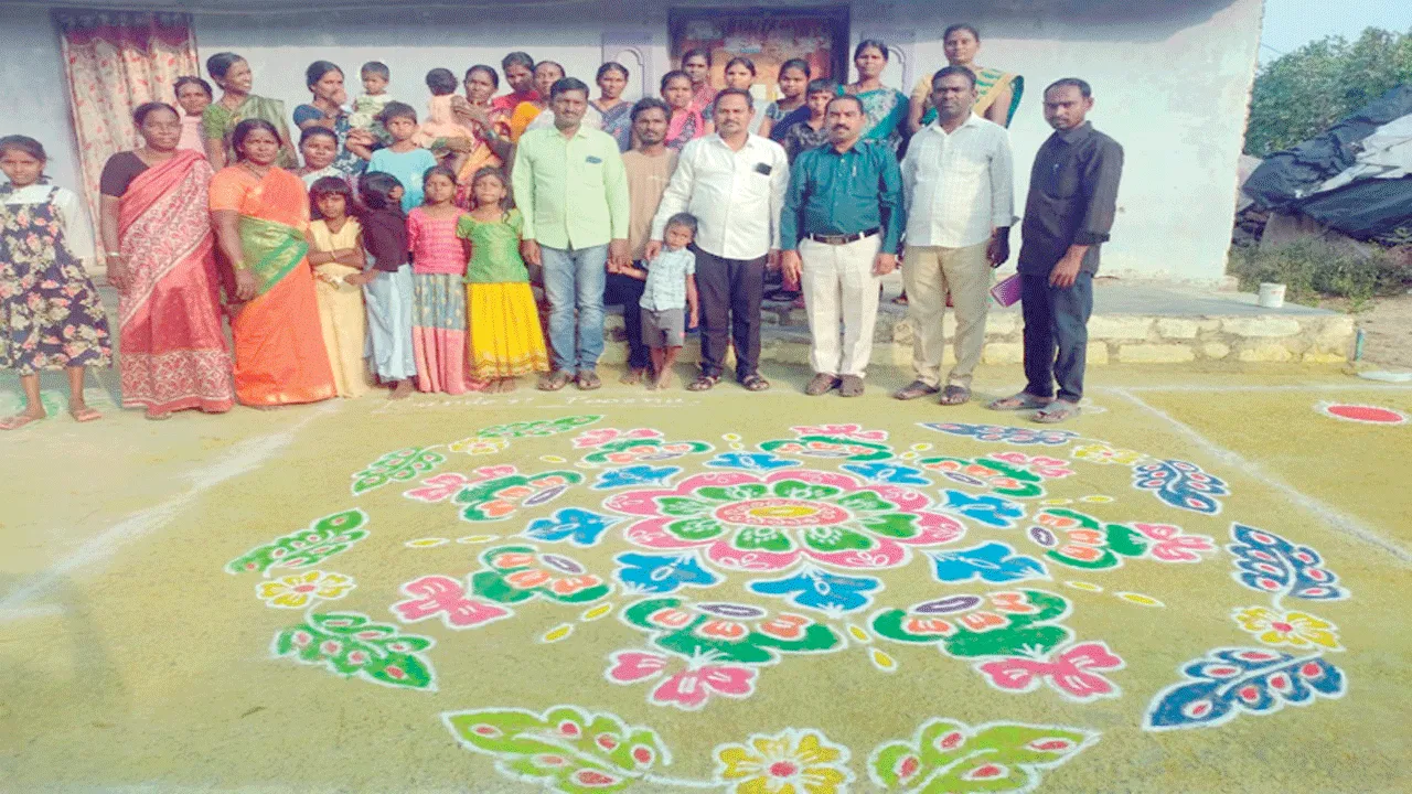 మహిళలు అన్ని రంగాల్లో ముందుండాలి