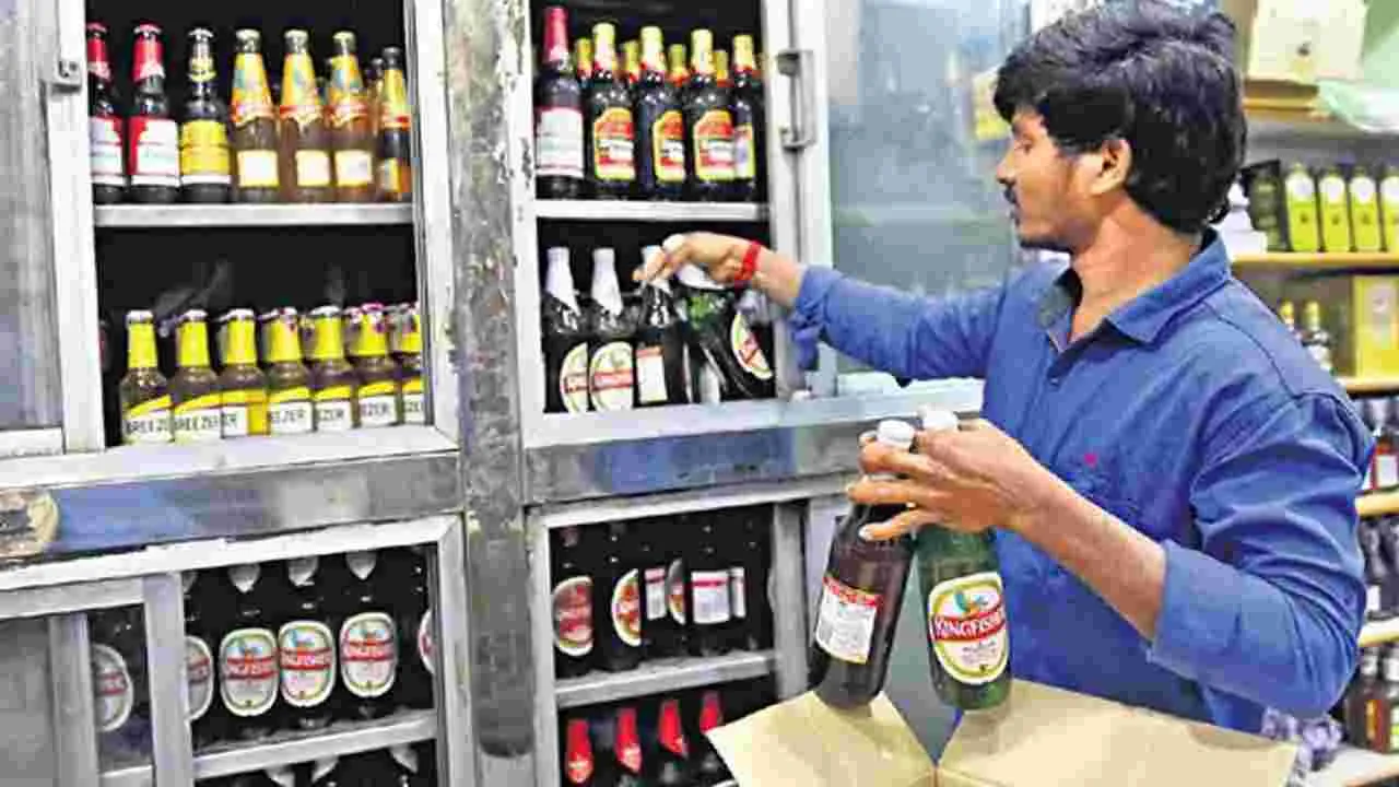 Alcohol Demand: డిసెంబరు 31 వేడుకల నేపథ్యంలో మద్యం షాపుల్లో భారీగా నిల్వలు