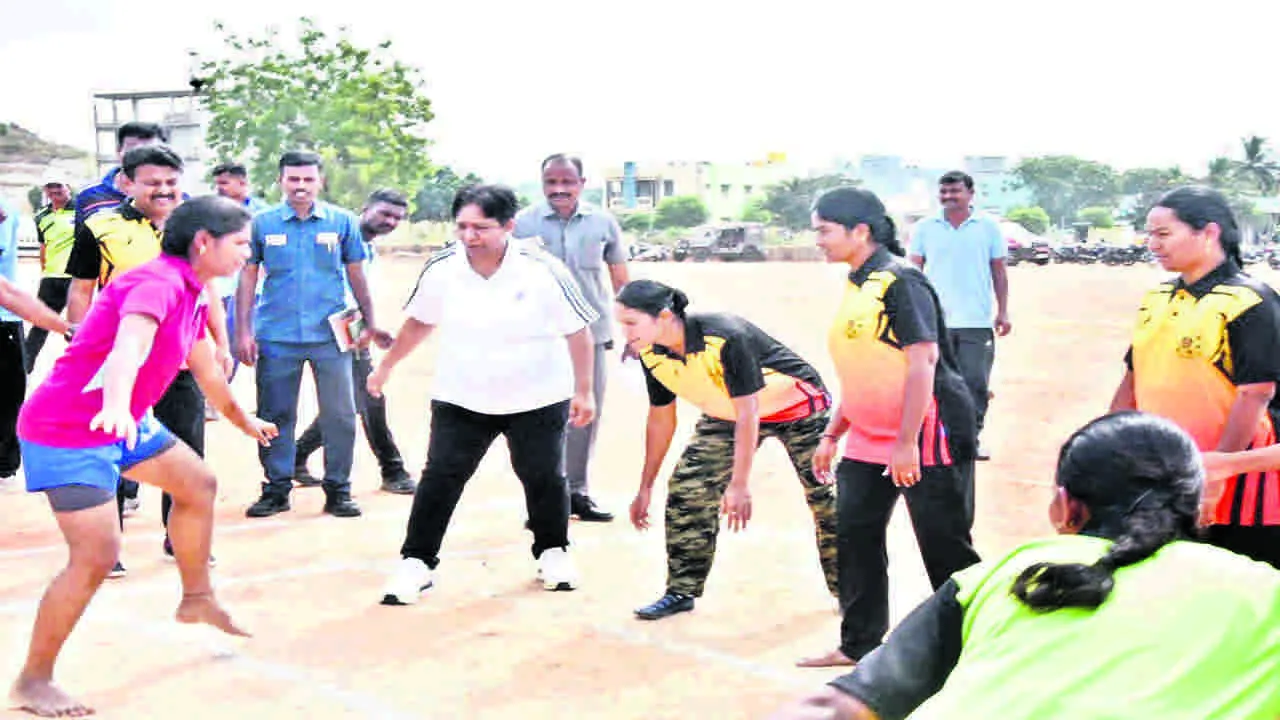 POLICE SPORTS MEET: సందడే.. సందడి..