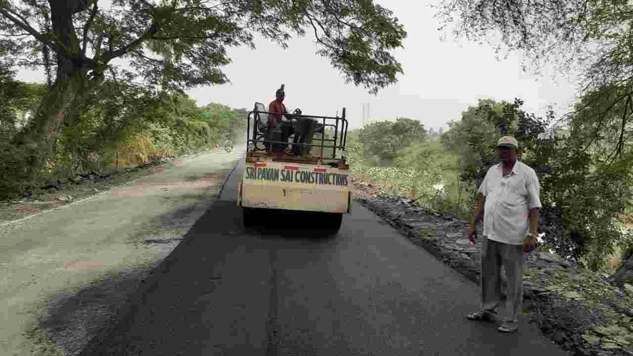 గుంతల రోడ్డుకు మోక్షం