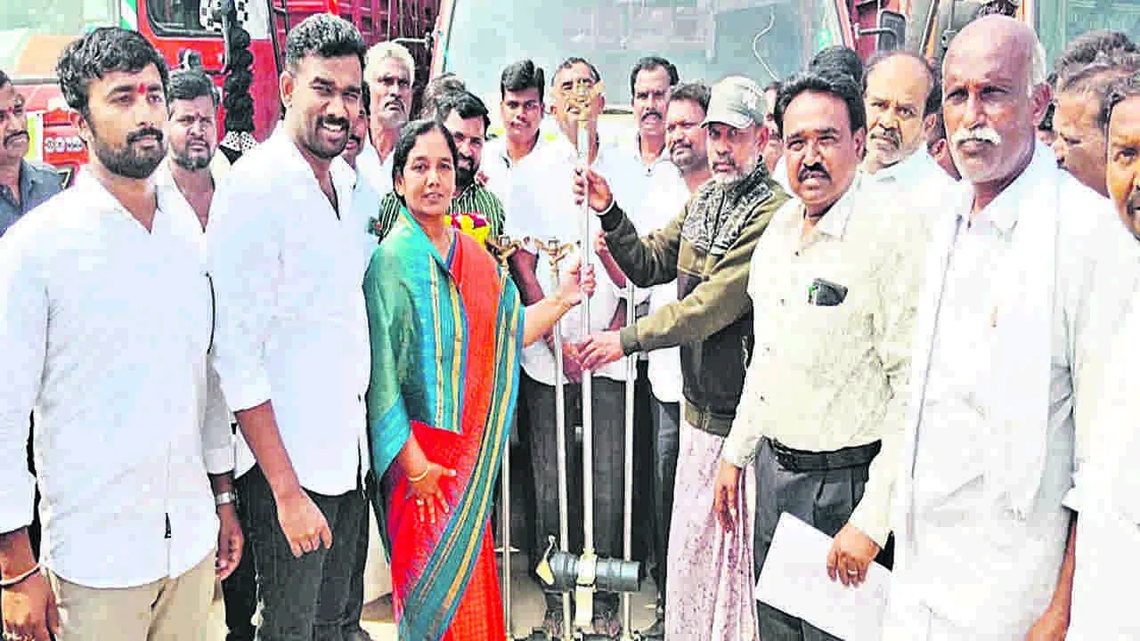 Mla Paritala రైతు కళ్లలో ఆనందం