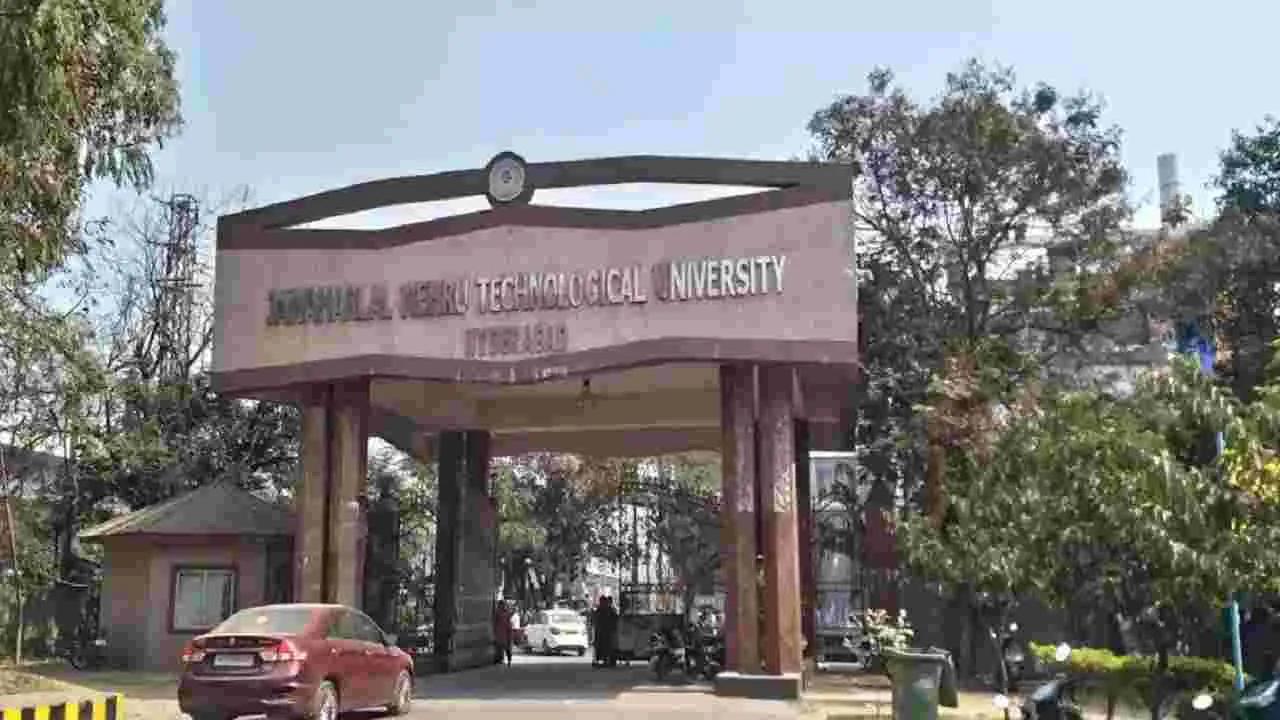 JNTU: 15న బీటెక్‌ పరీక్షలు రద్దు