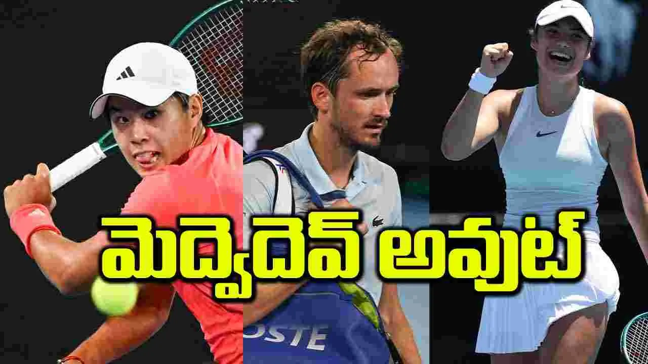 మెద్వెదెవ్ అవుట్