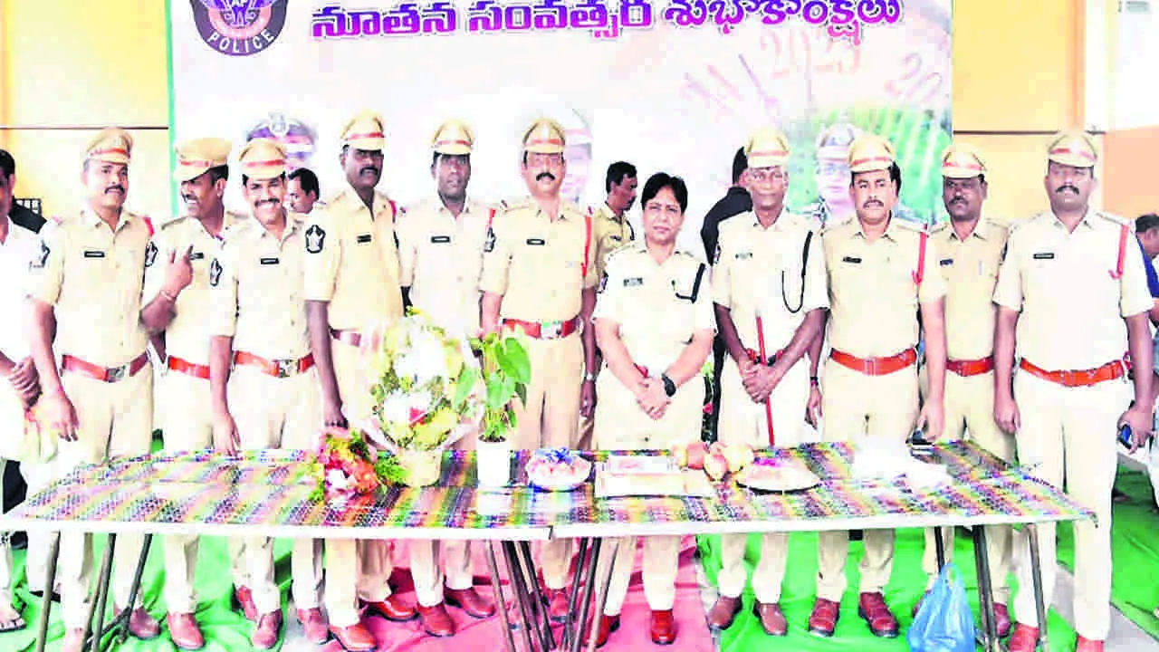 SP RATNA : నూతనోత్సాహంతో పనిచేయాలి