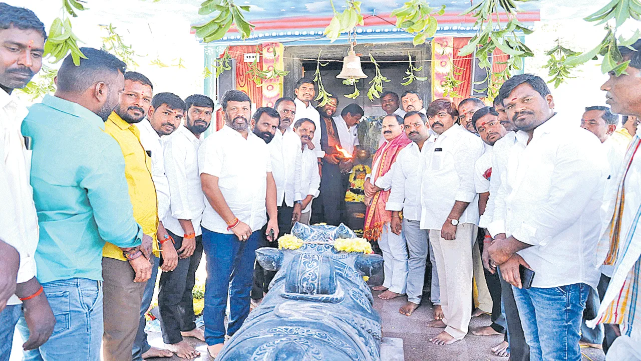 దైవచింతన అలవర్చుకోవాలి