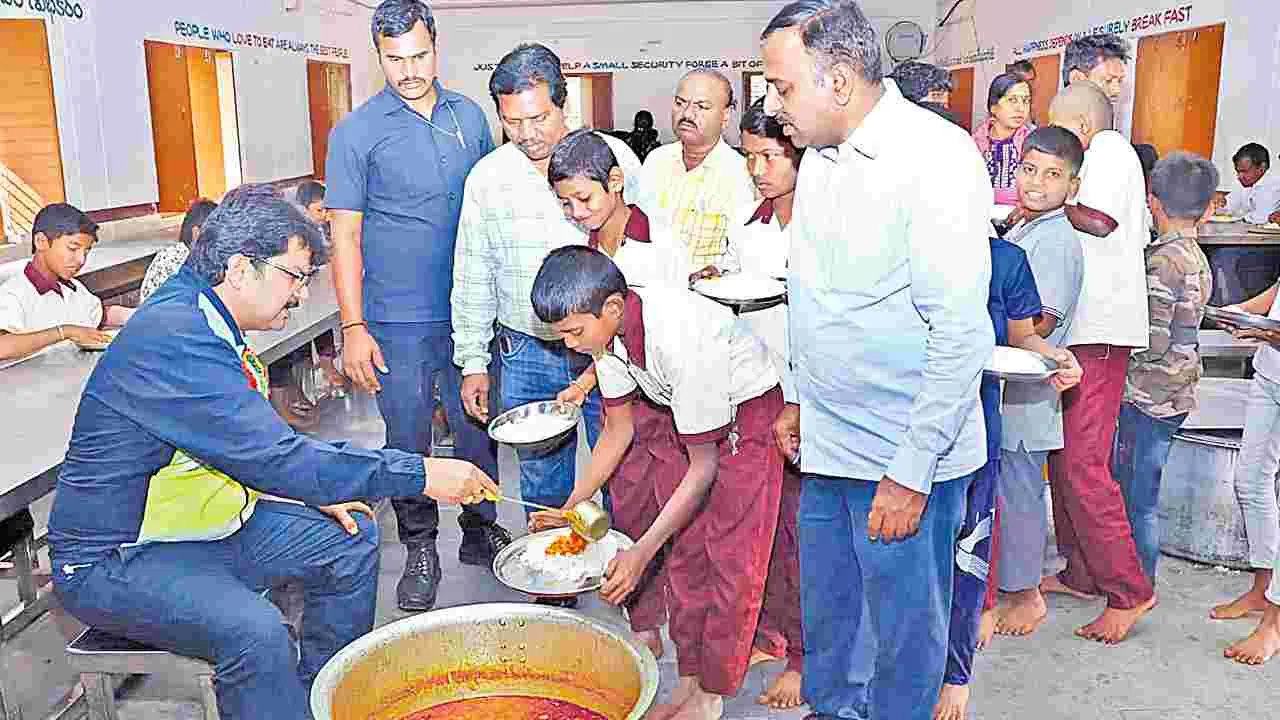 Yadadri Bhongir: భువనగిరి గురుకులంలో అమలుకాని కొత్త మెనూ