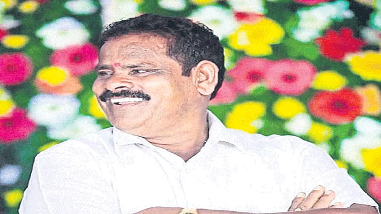 రోడ్డు ప్రమాదంలో కలాసీల మేస్ర్తి మృతి