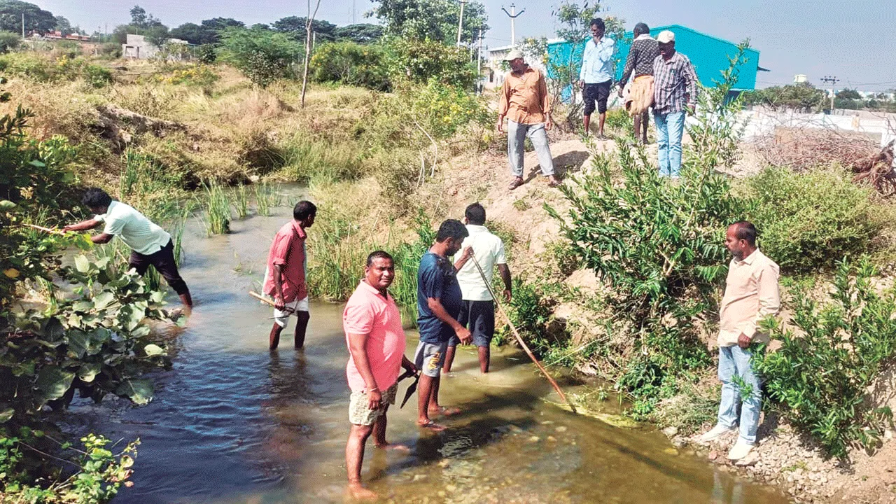 సాగునీటికి కష్టాలు