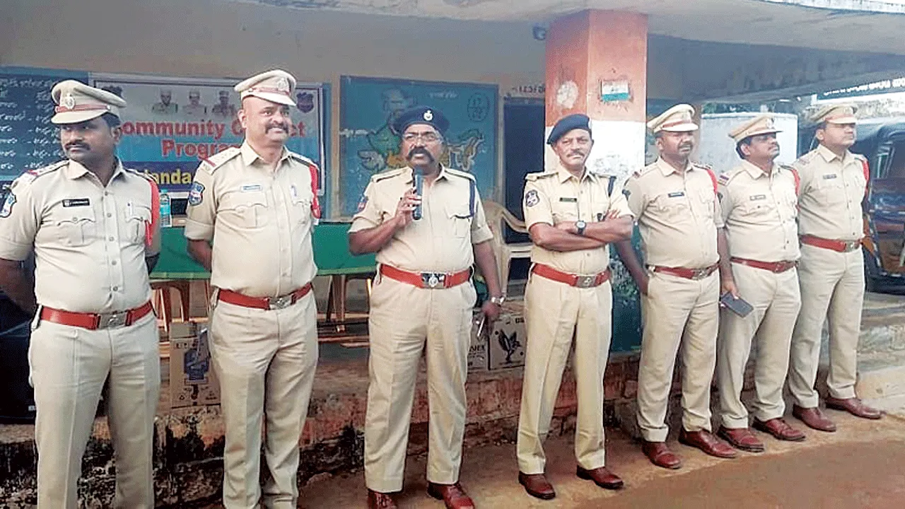 చట్టవ్యతిరేక కార్యకలాపాలకు పాల్పడితే చర్యలు
