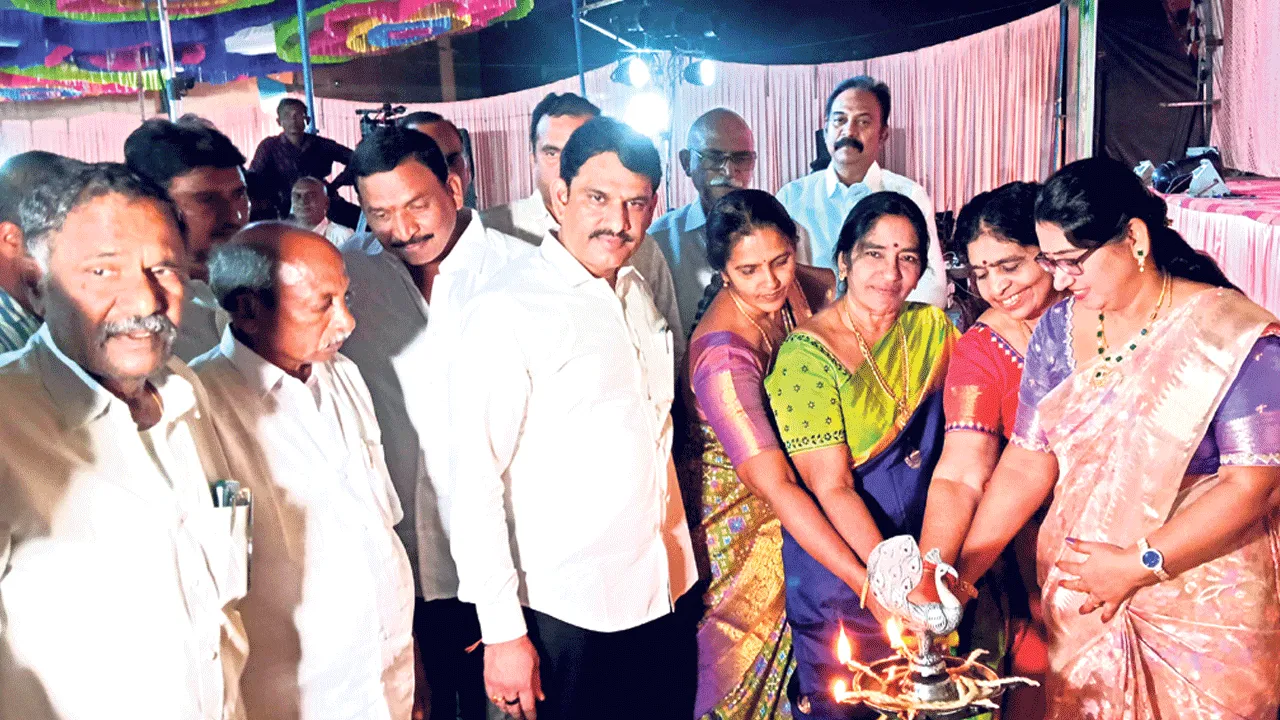 కళలను కాపాడుకోవాలి