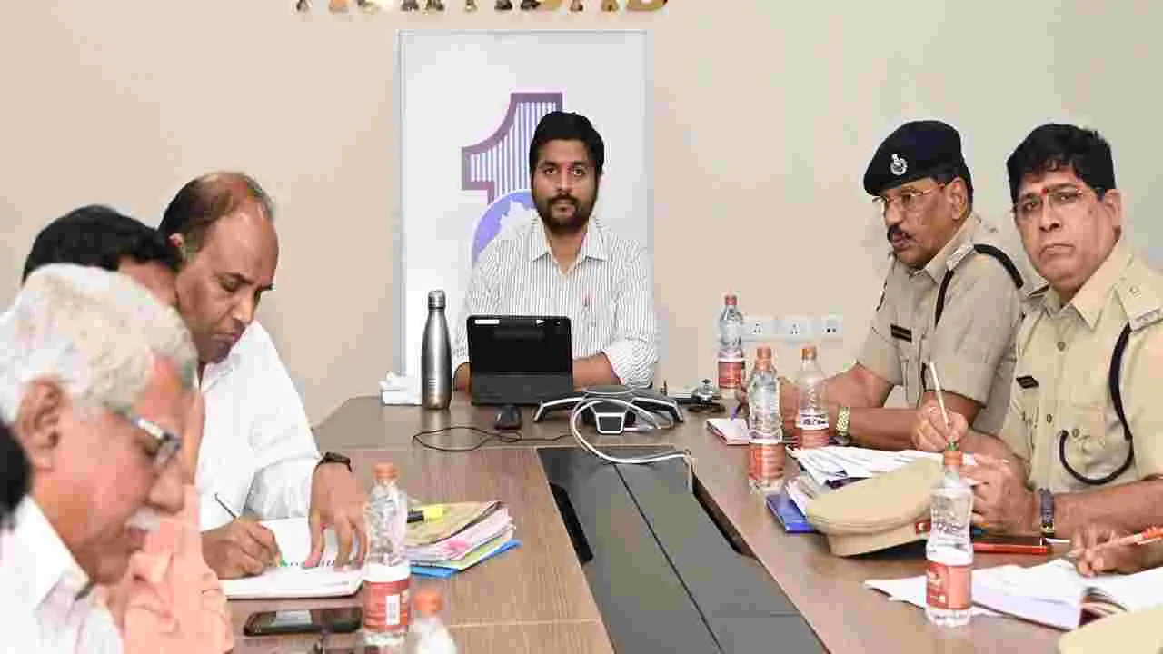 Kumaram Bheem Asifabad: రహదారి భద్రత మాసోత్సవాలను విజయవంతం చేయాలి