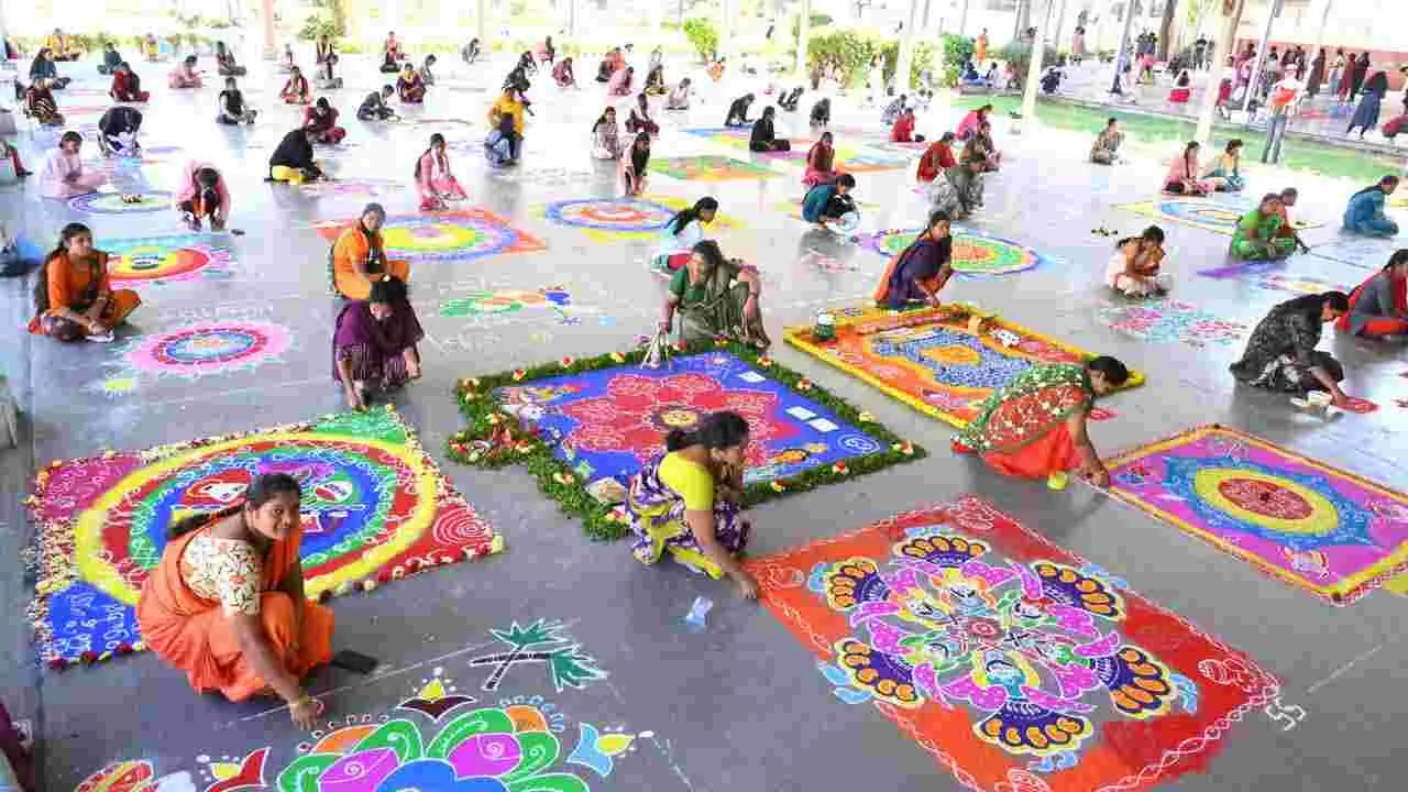 అలరించిన ముత్యాల ముగ్గులు..