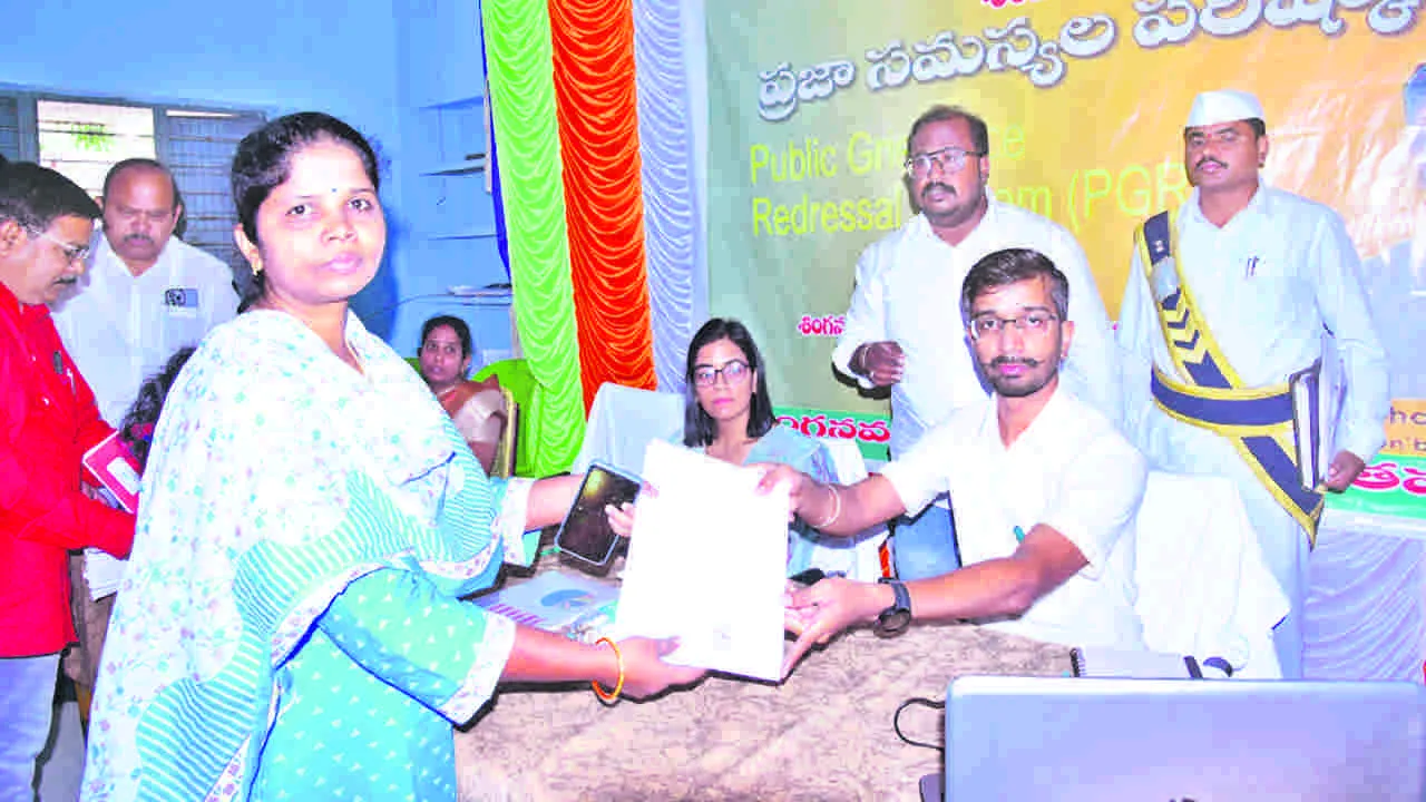 Ladies మహిళలే ఎక్కువ..!