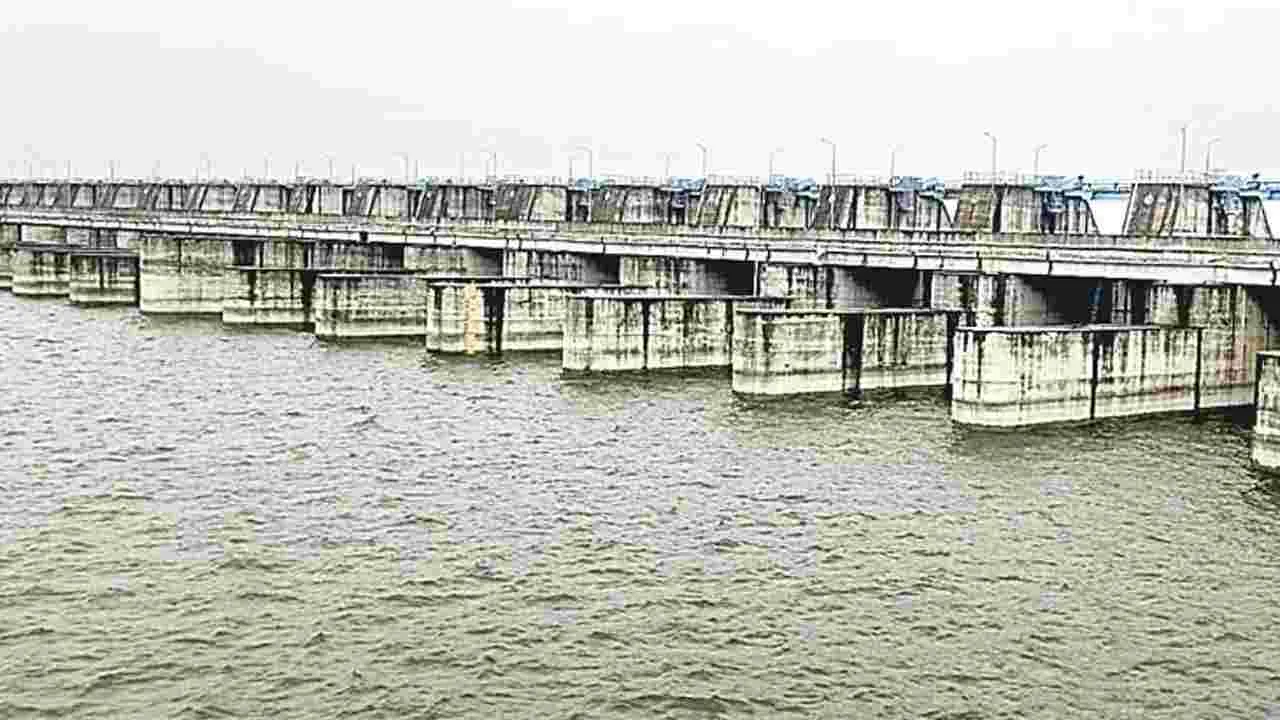 Dam Safety: ప్రాజెక్టులకు అత్యవసర ప్రణాళిక రూపొందించాలి: ఈఎన్‌సీ అనిల్‌కుమార్‌