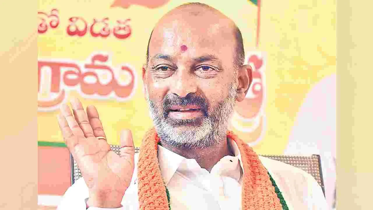 Bandi Sanjay: ఢిల్లీ ఎన్నికల్లోనూ కాంగ్రెస్ అబద్ధపు హామీలు