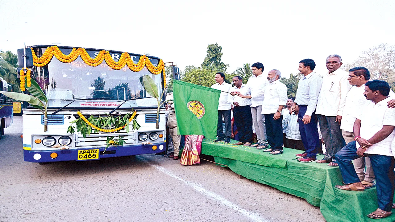 సంక్షేమం.. అభివృద్ధికి ప్రాధాన్యం