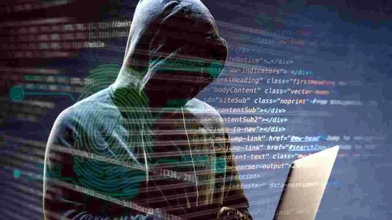 Cyber Crime: హ్యాపీ న్యూ ఇయర్ గ్రీటింగ్స్ అంటూ మెసేజ్.. క్లిక్ చేశారో..