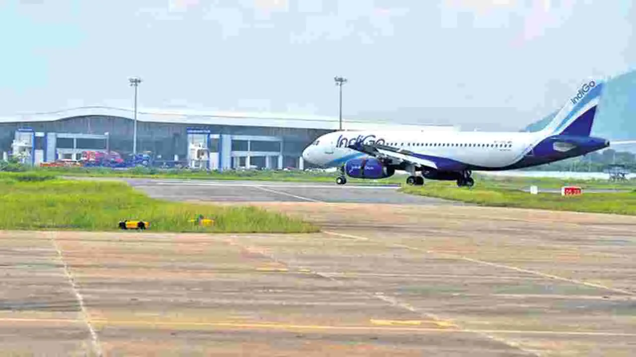 చుక్కల్లో విమాన టికెట్ల ధరలు
