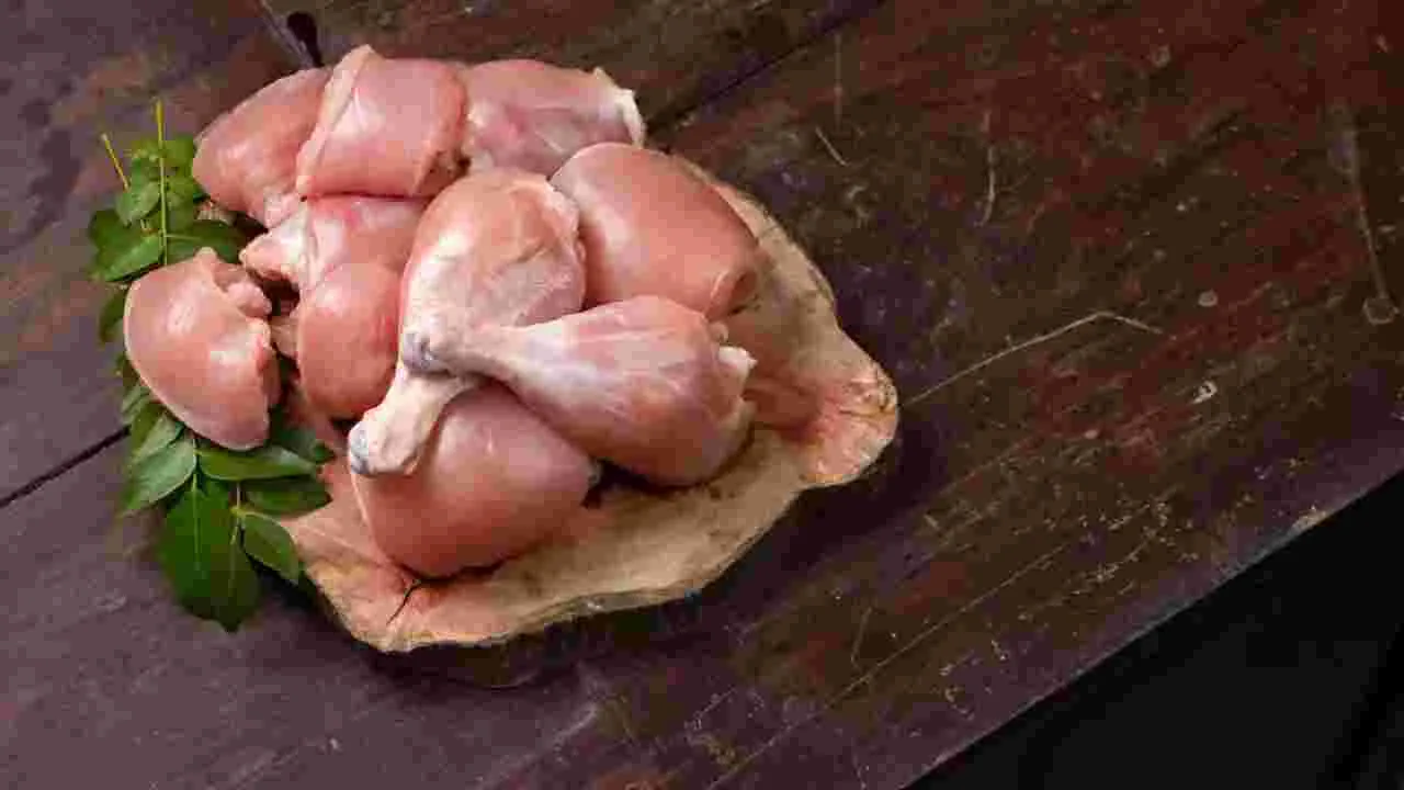 How to Identify Fresh Chicken : మీకు చికెన్ అంటే ఇష్టమా.. ఈ విషయం తెలుసుకోకపోతే ప్రమాదం..