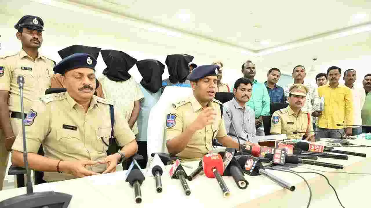  Drugs Racket: అంతరాష్ట్ర డ్రగ్స్ ముఠా గుట్టు రట్టు... భారీగా డ్రగ్స్ స్వాధీనం