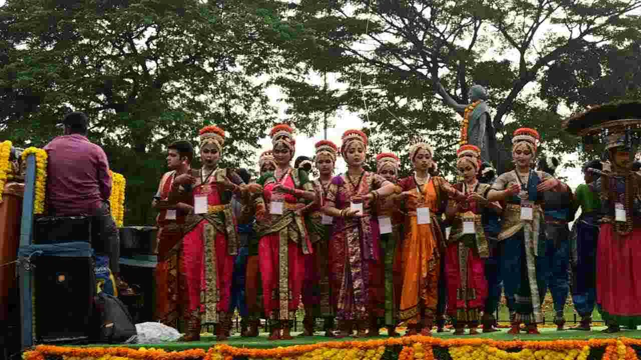 Telangana Talli Statue: ధూంధాంగా తెలంగాణ తల్లి విగ్రహం ఆవిష్కరణ.. ప్రత్యేకతలివే