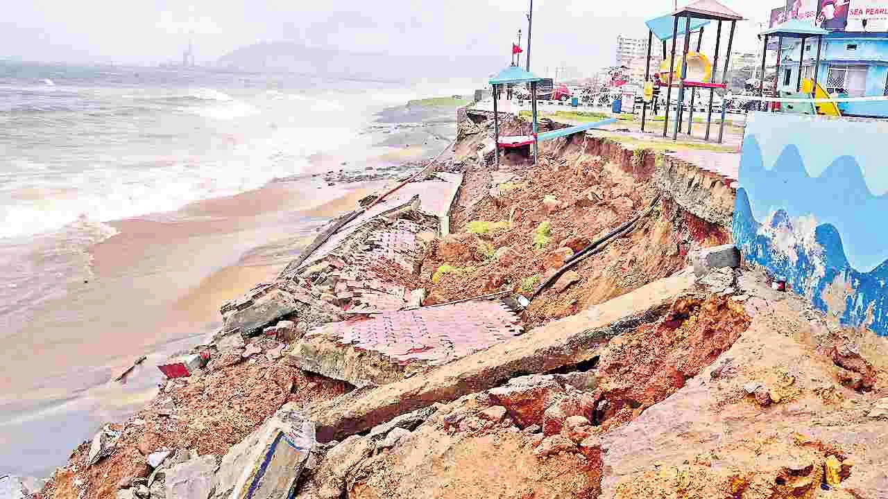 Coastal Erosion : ఏపీ తీరంలో 29.2 శాతం కోత