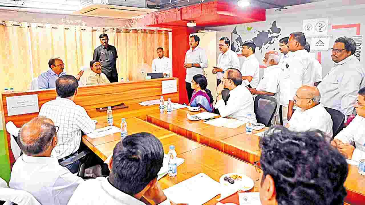 CM Chandrababu : ‘రియల్’ నిబంధనలు సరళతరం