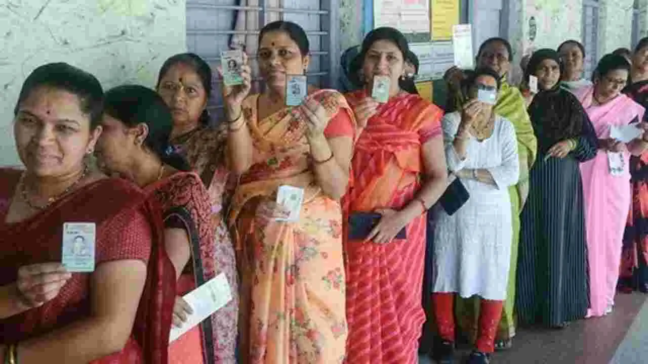 Female Voters : రాష్ట్రంలో మహిళా ఓటర్లే అధికం