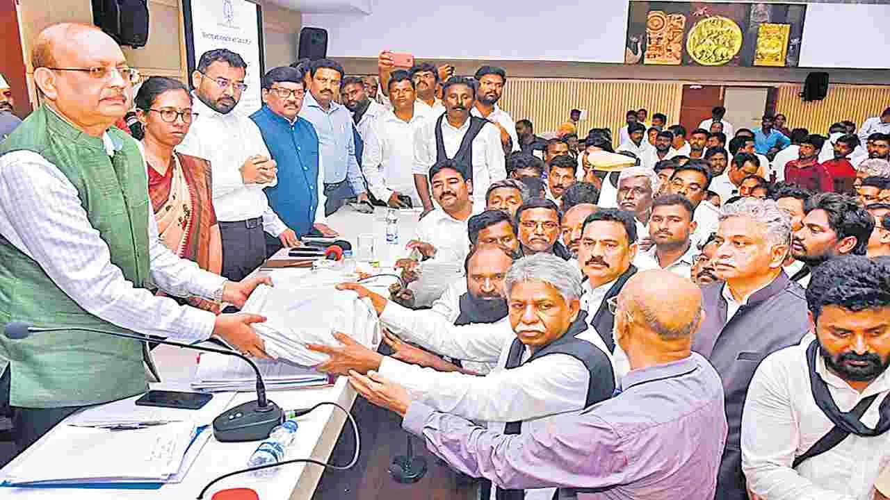 Manda Krishna Madiga : రిజర్వేషన్‌ ఫలాలు మాదిగలకు దక్కట్లేదు