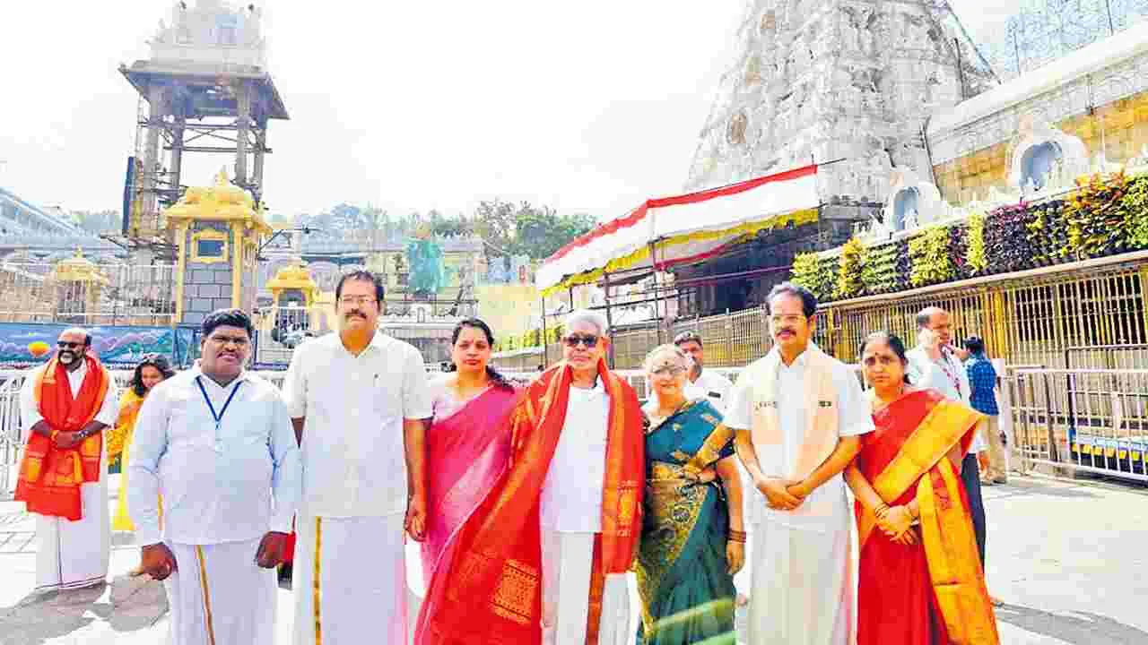 Prominent Personalities : వెంకన్న సేవలో ప్రముఖులు