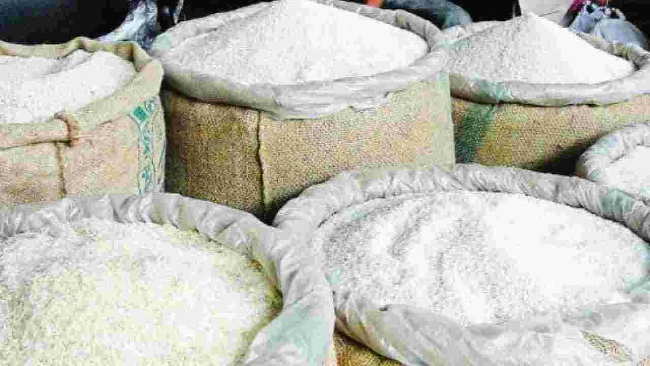 Ration Rice Scam : రేషన్ బియ్యం మాయం కేసులో..పేర్ని గోదాం మేనేజర్ సహా ముగ్గురికి బెయిల్