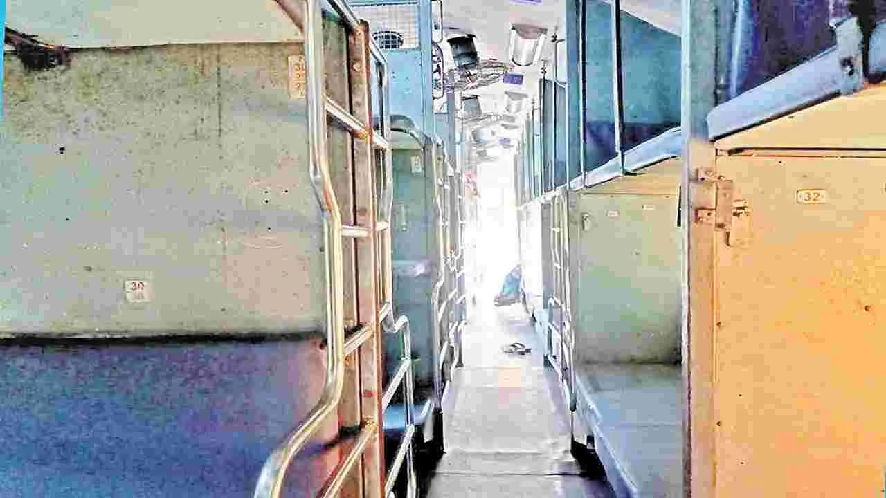 Jan Shatabdi Express : ప్రత్యేక రైలు ఖాళీగా..