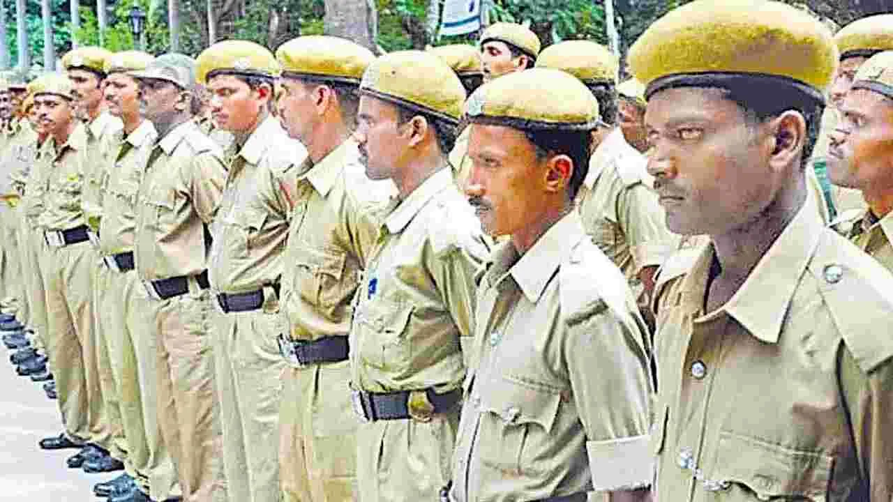 Homeguards : కుటుంబం ఆంధ్రాలో.. ఉద్యోగం తెలంగాణలో!