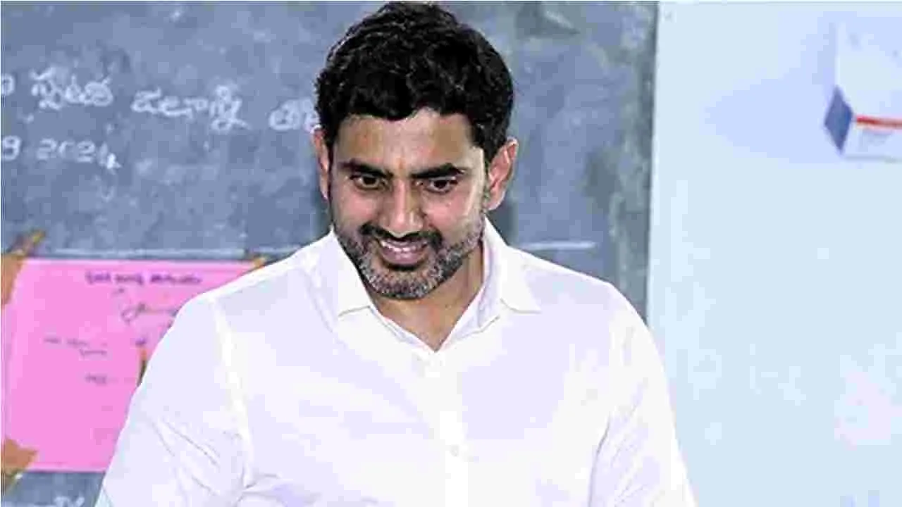 Minister Nara Lokesh : బ్యాగ్‌ బరువు తగ్గిద్దాం