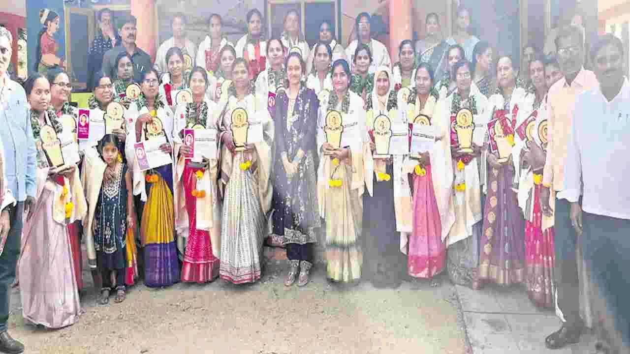 సావిత్రిబాయి ఫూలేకు ఘన నివాళి