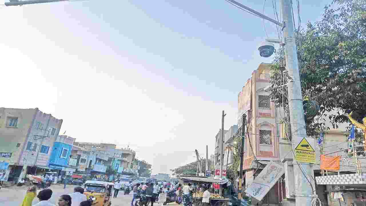 పనిచేయని నిఘానేత్రాలు